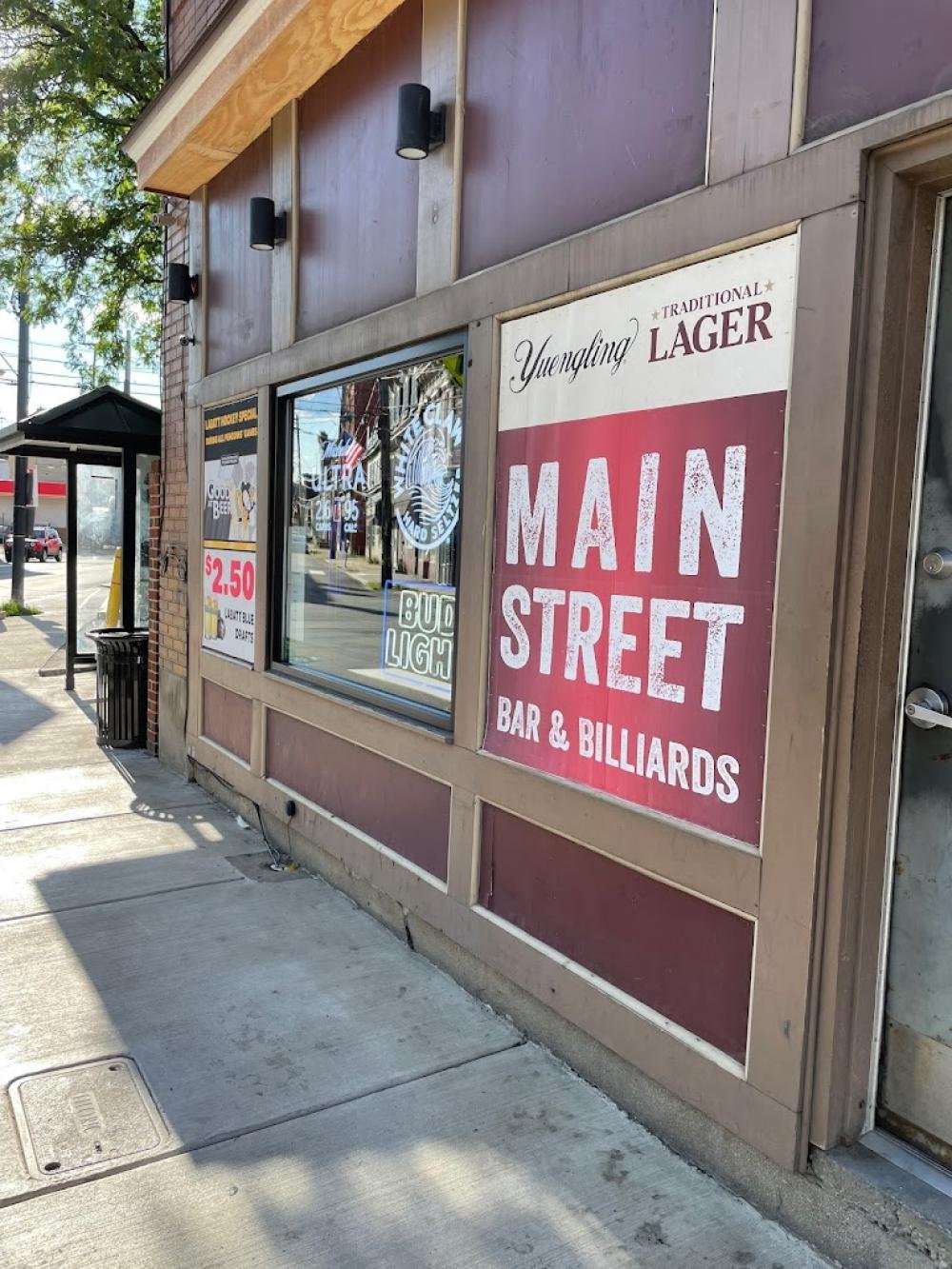 Main Street Bar And Billiards